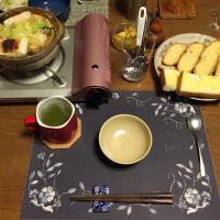 鍋焼きうどん、ガーリックトースト、トースト、沢庵(昼飯)